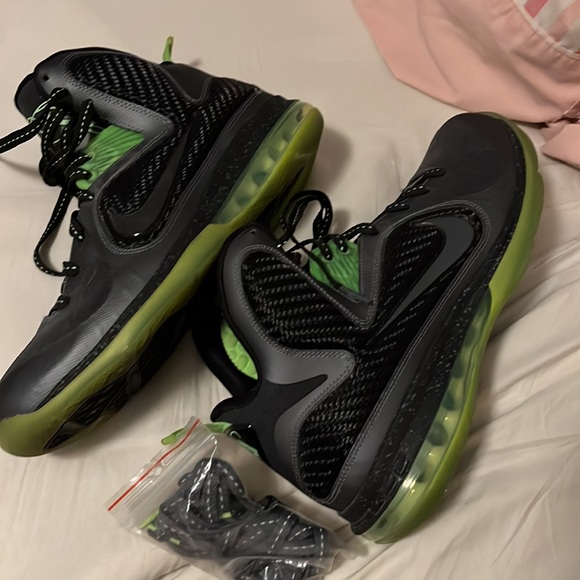 LeBron 9 dunk mans 10/10 condition worn one best price you will find RARE - Picture 2 of 7